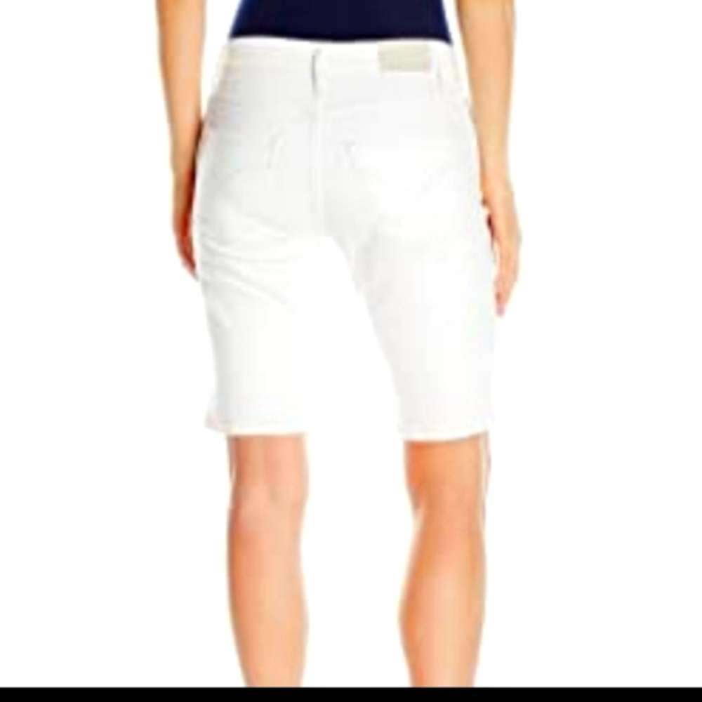 Calvin Klein White Denim Shorts Size 2 NWT - Picture 1 of 3